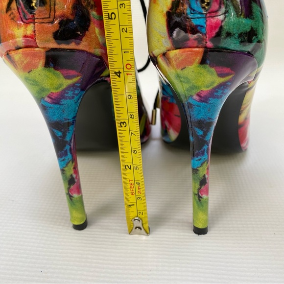 Steve Madden Cynthia Lace Up Colorful Abstract  4.5" high heels Size 7.5M - Picture 14 of 14